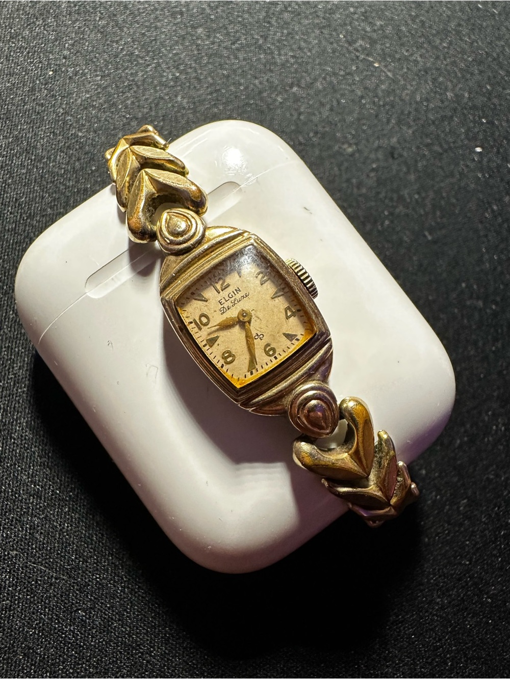 Elgin De Luxe Women's Vintage Bracelet Watch - Gold